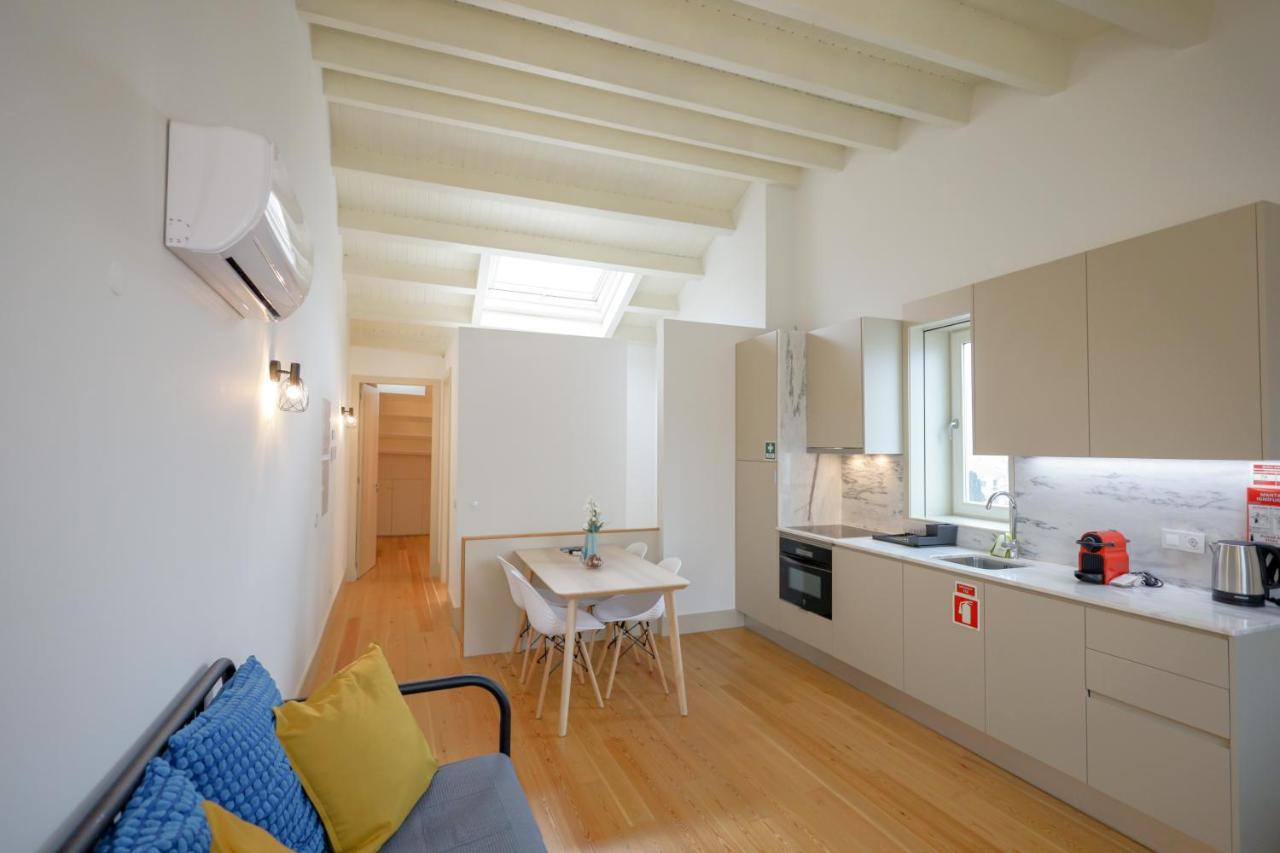 Martires Sweet Apts By Portocityhosts Exteriör bild