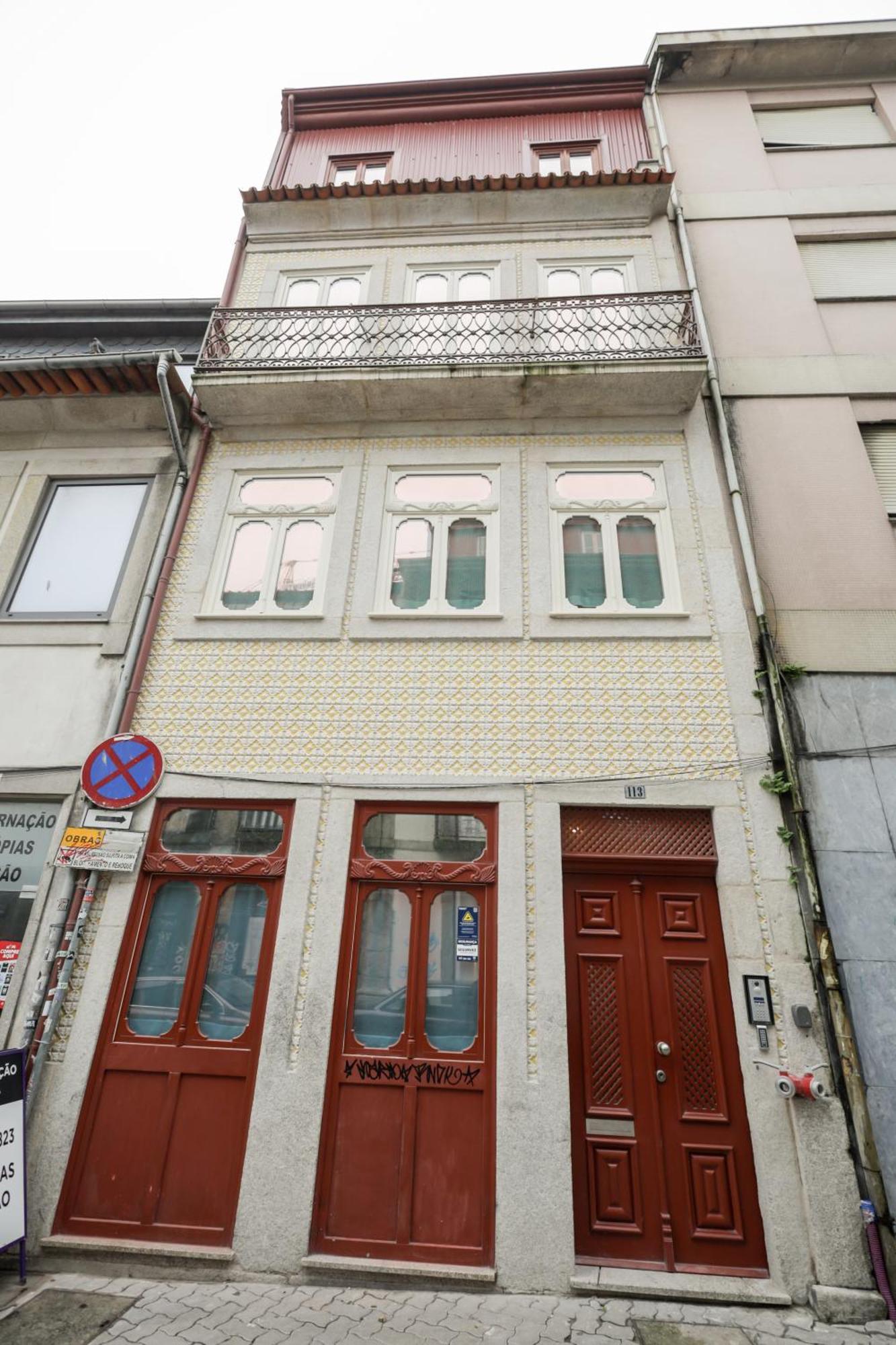 Martires Sweet Apts By Portocityhosts Exteriör bild