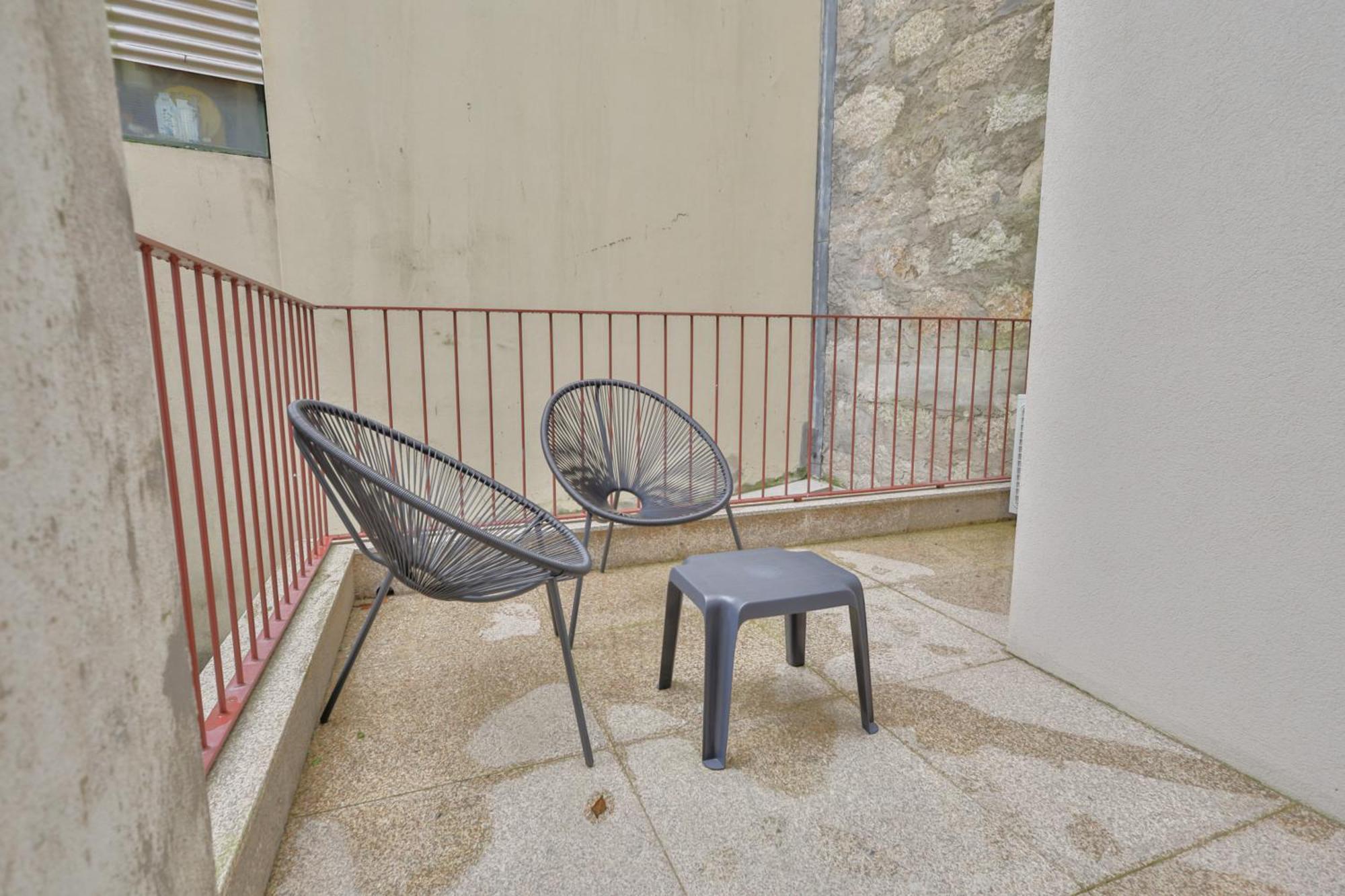 Martires Sweet Apts By Portocityhosts Exteriör bild