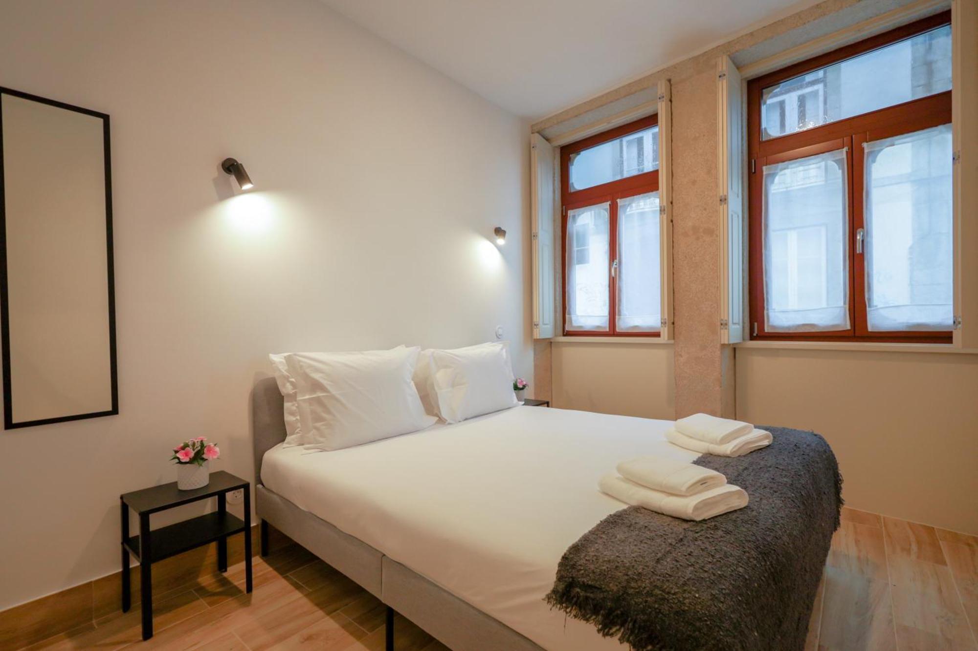 Martires Sweet Apts By Portocityhosts Exteriör bild
