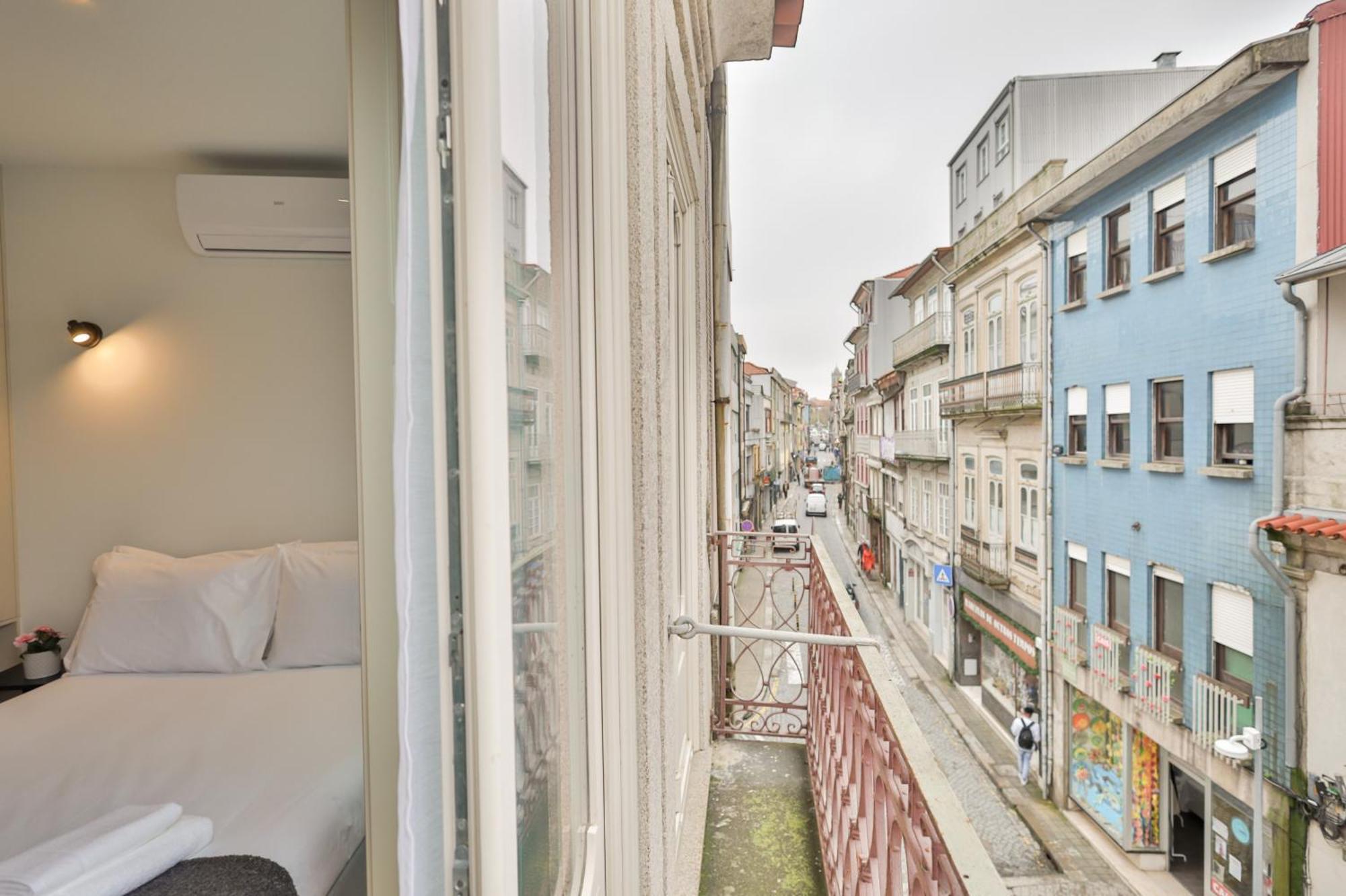 Martires Sweet Apts By Portocityhosts Exteriör bild